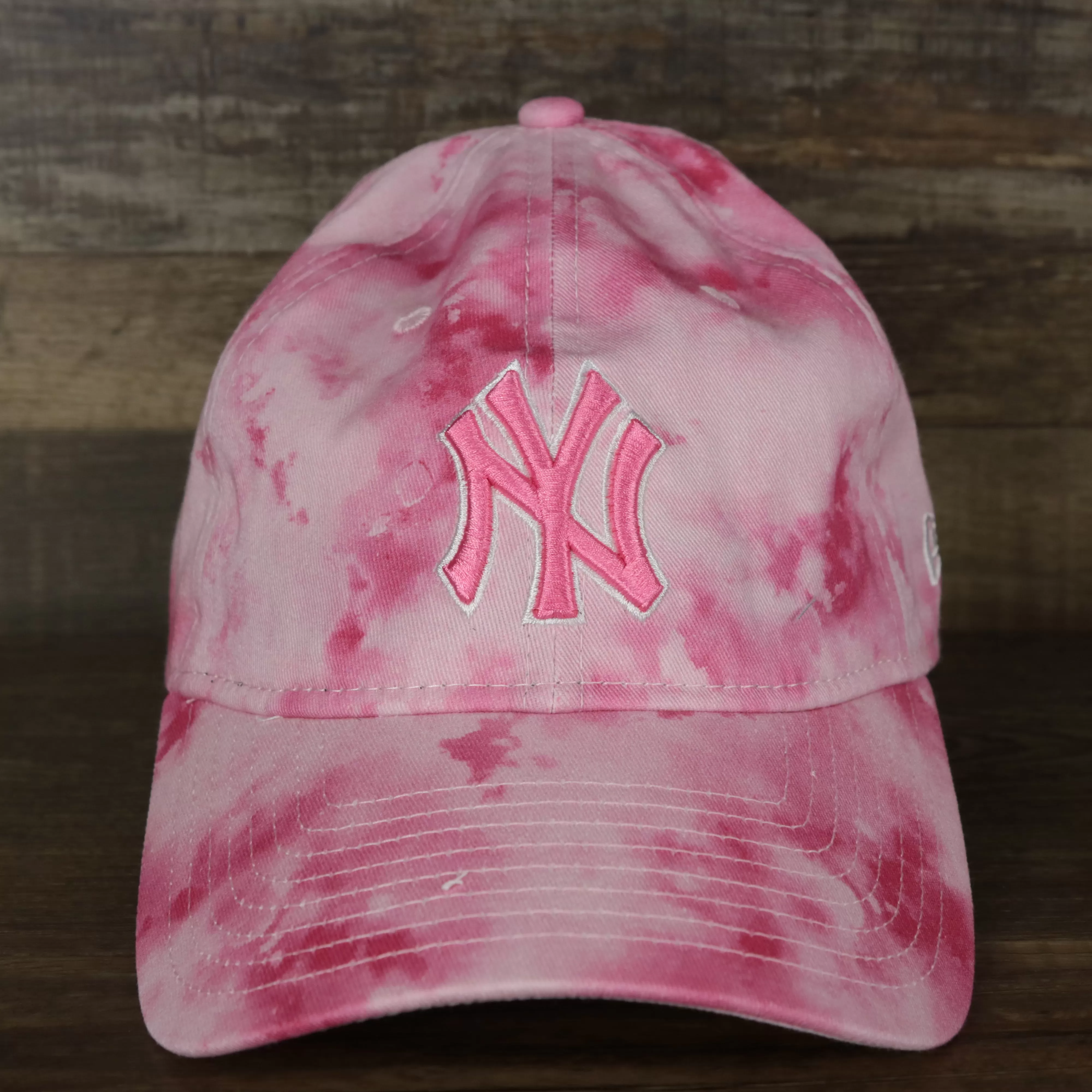 New York Yankees 2022 Mother’s Day On-Field 9Twenty Women’s Dad Hat | Pink Tye Dye