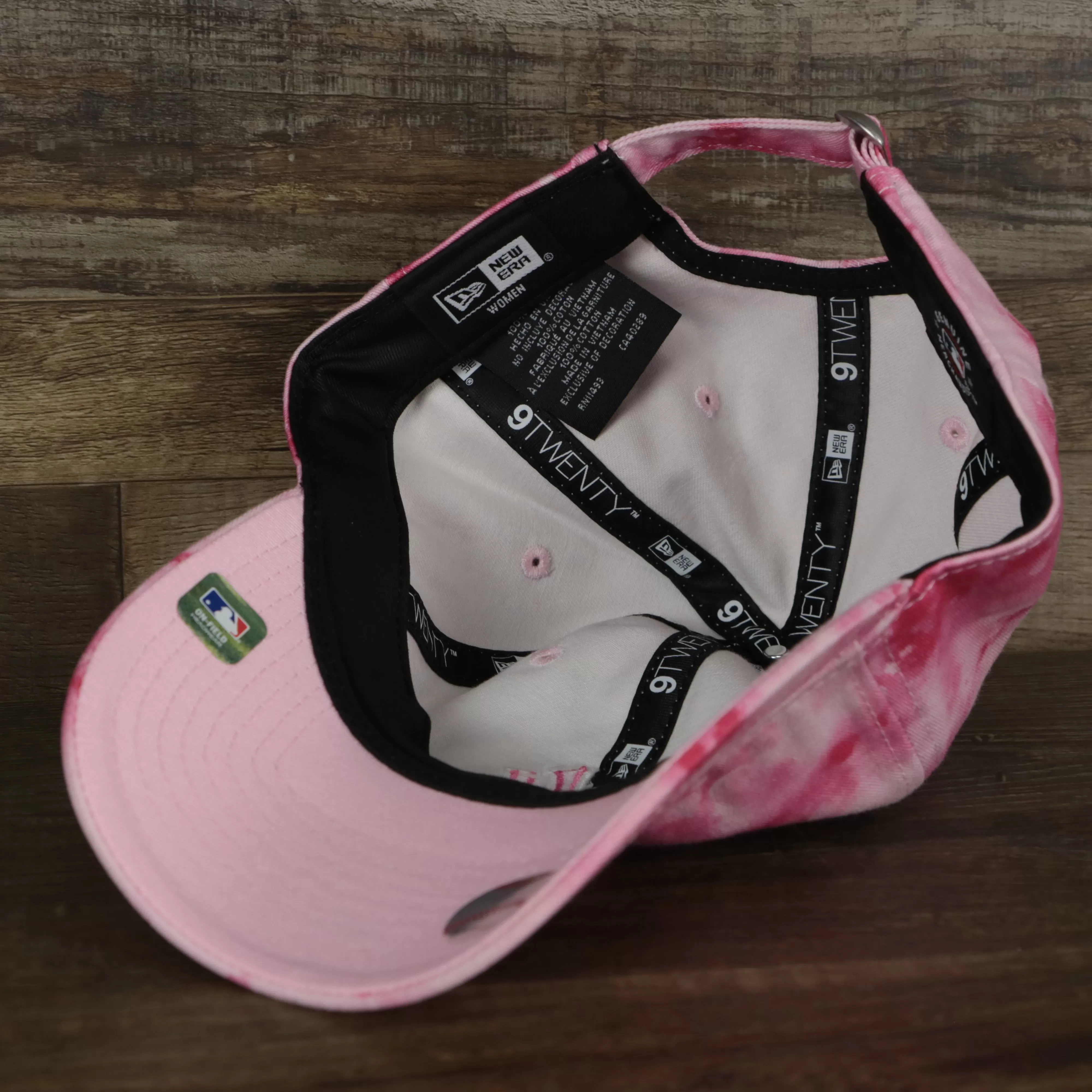 New York Yankees 2022 Mother’s Day On-Field 9Twenty Women’s Dad Hat | Pink Tye Dye